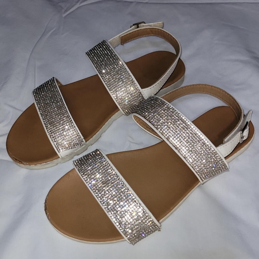 Girl's sandals size 3